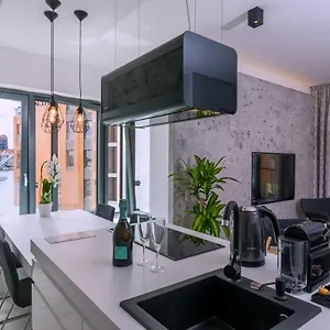 Stara Stocznia Apartment